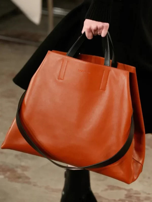 Bolso elegante y coqueto a la vez que sobrio ideal para momentos especiales. Distinción de elegancia por su diseño y sus lineas sencillas, gran capacidad, versatilidad. - Imagen 2